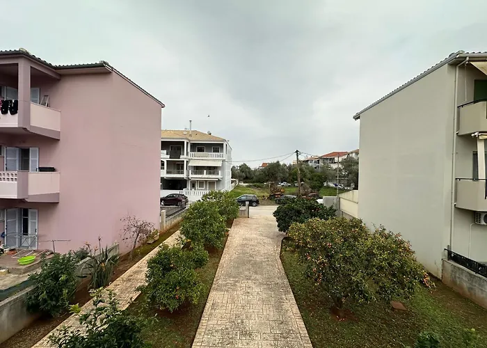 Michael Apartments - Private Parking