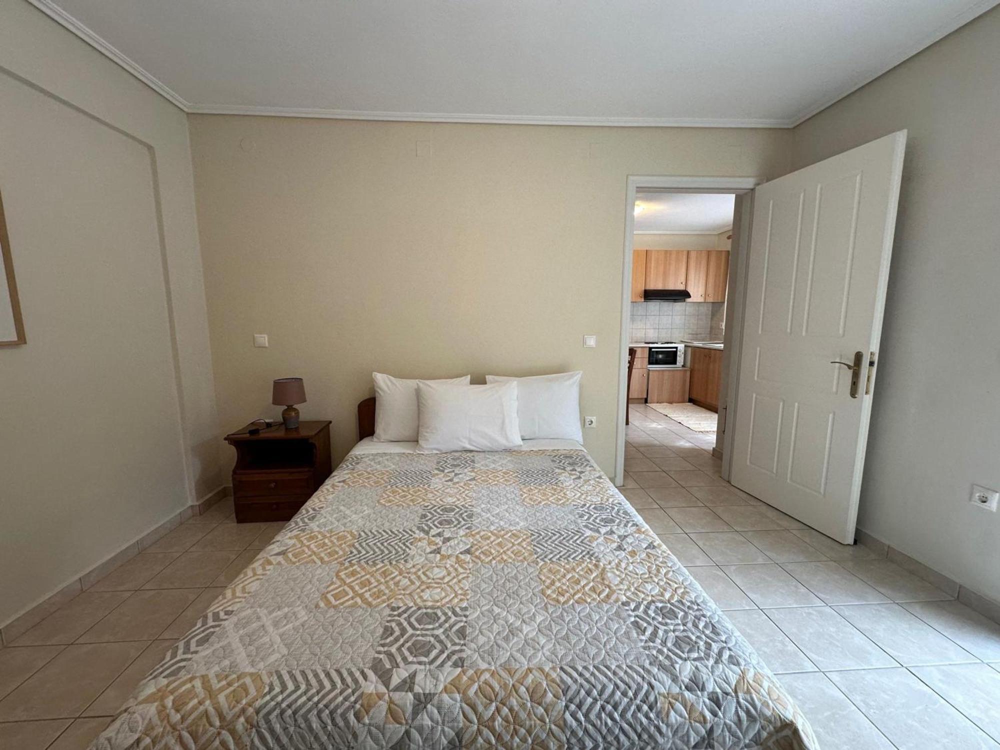 Michael - Private Parking Apartment