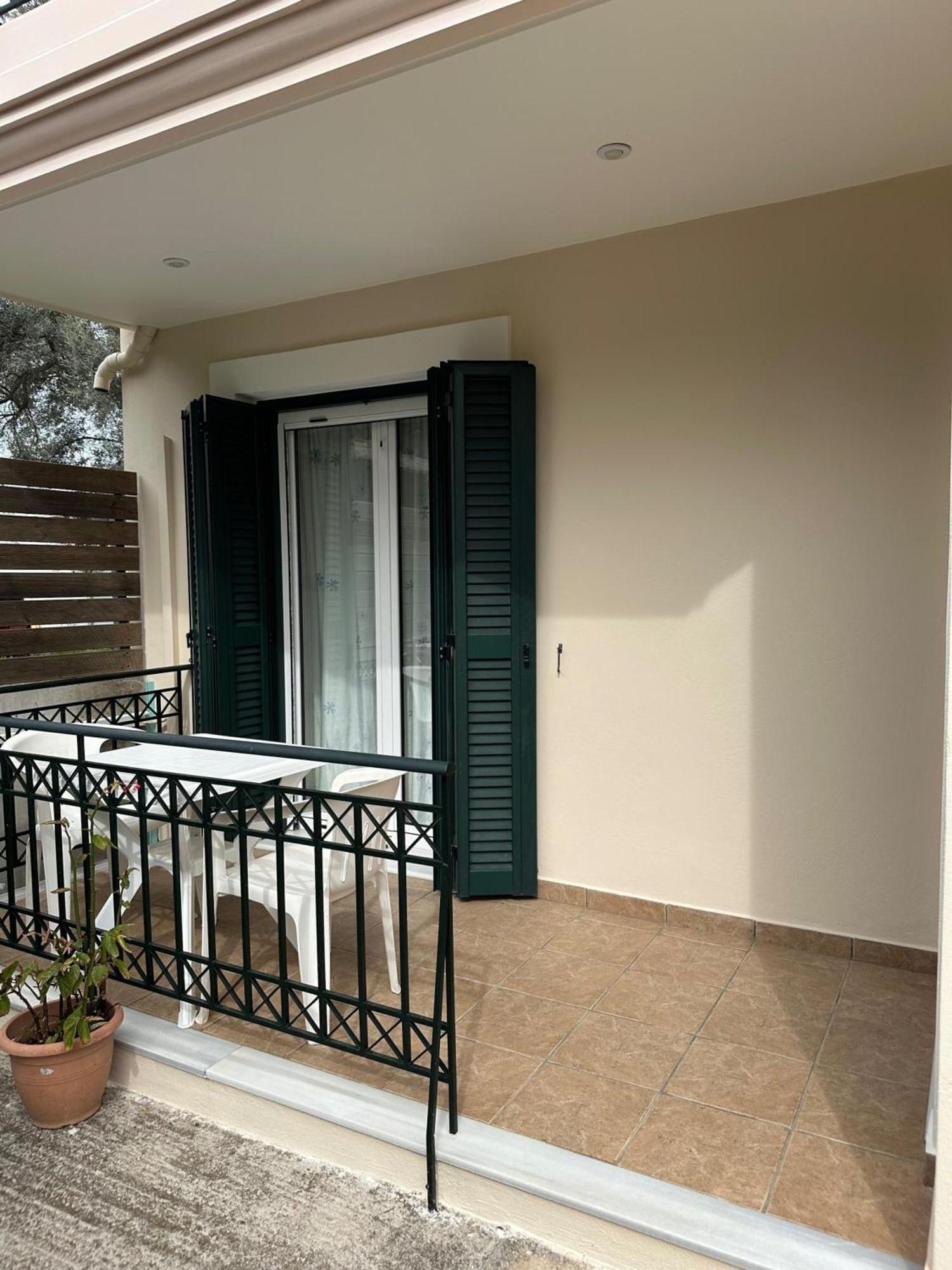 Michael - Private Parking * Lefkada City