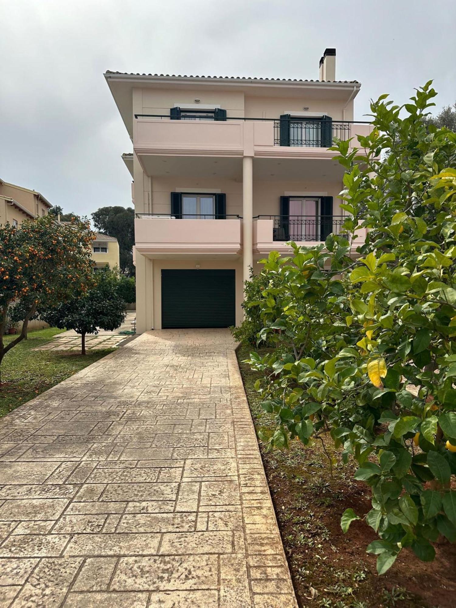 Michael - Private Parking Apartment *