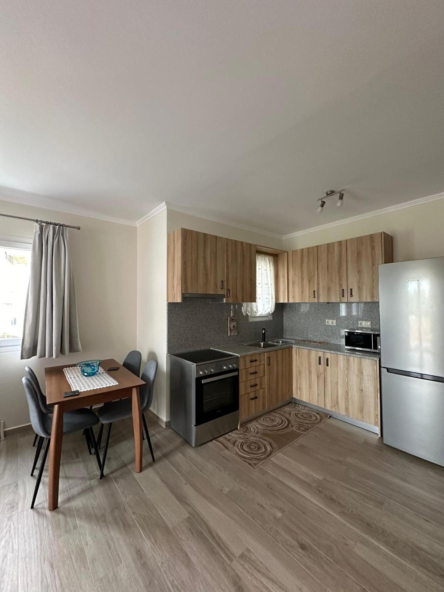 Michael - Private Parking Apartment Lefkada City