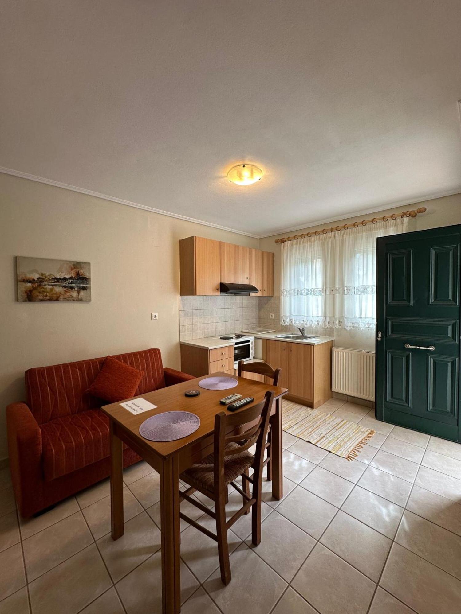 Michael - Private Parking Apartment Lefkada City